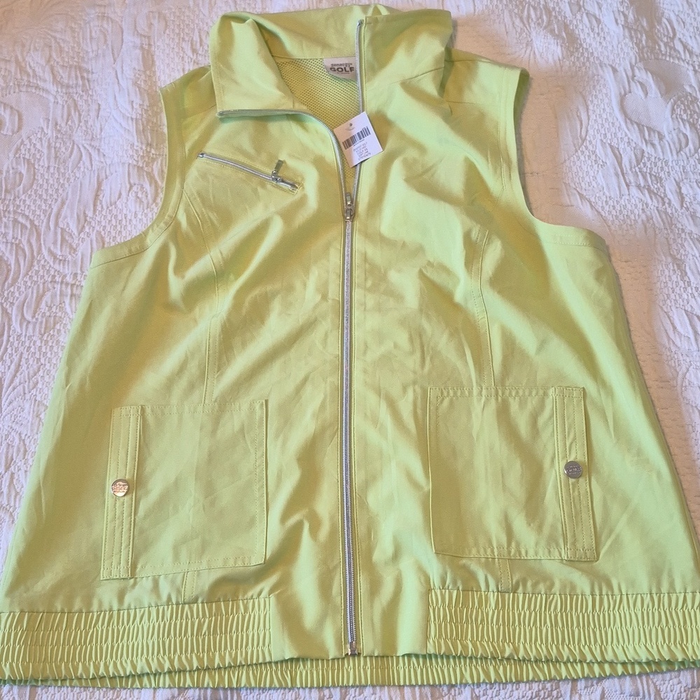 Chico's Zenergy women's size 2 or Large light lime vest air vented back NEW